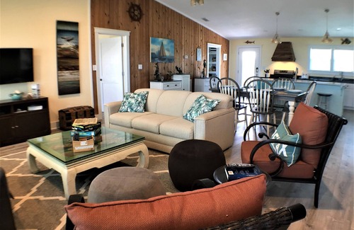 St. George Island House | Gulf Views, Huge Decks! 3 LuxBdrm Suites, updatd Kitchn, HeatedPool, DogFriendly