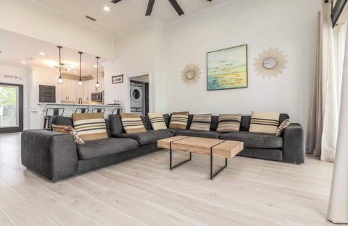 Audubon Place House | Gulffront Home w/Private Boardwalk & Porch