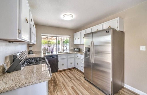 Spring Valley House | Gunderson: Extended Stay w Pool, 10 Min to Strip