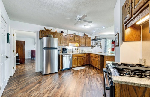Guntersville House | Guntersville Hideaway w/Mountain & Lake Views!