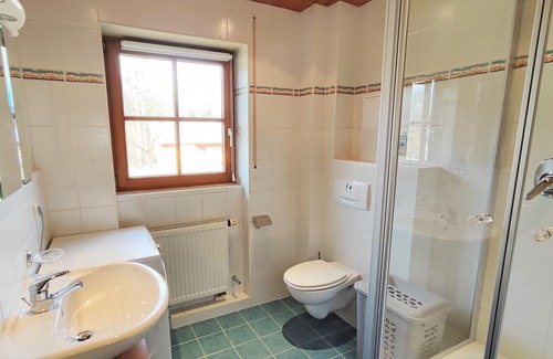 Mitterbach Apartment | Gut Ausgestattete Ferienwohnung Stephan mit Südbalkon in Zentraler Lage