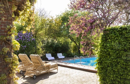 Harmsdorf Apartment | Gut Einhaus on the Baltic Sea - Spacious house with tennis court, pool, garden and proximity to the Baltic Sea