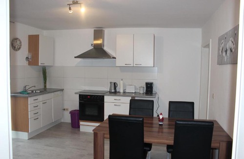 Kaiserslautern Apartment | Gut gelegenes Appartment mit Wifi, Parkplatz, Wama, Trockner usw.