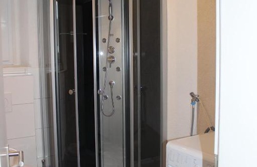 Kaiserslautern Apartment | Gut gelegenes Appartment mit Wifi, Parkplatz, Wama, Trockner usw.