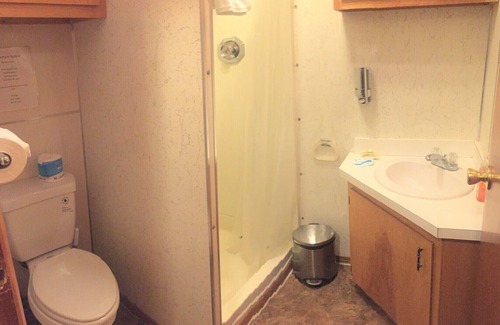 Kenai Peninsula Cabin | Gwin's Lodge Lower Alder Cottage #15