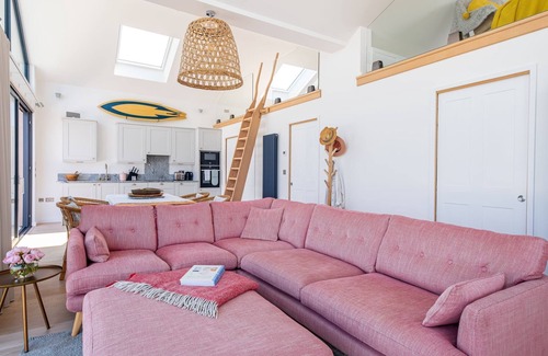 Gwithian House | Gwithian Lookout - a house that sleeps 5 guests in 3 bedrooms