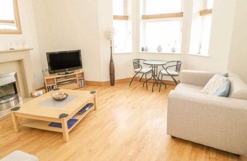 Llanfairfechan Apartment | GWYLANEDD ONE, family friendly in Llanfairfechan