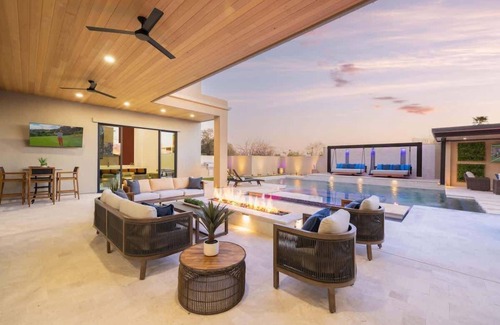 Paradise Valley Ranchos House | HÓZHÓ Estate on Harmony