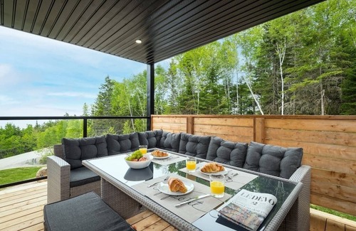 Saint-Joseph-de-la-Rive Ski Chalet | Hôtel à la maison - Le Visionnaire, spa et vue