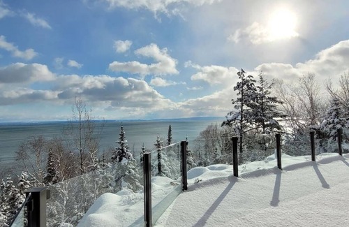 Saint Irenee House | Hôtel à la maison - Le Phare d'Irène spa et fleuve