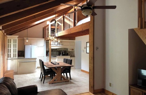 Orford Ski Chalet | Hôtel à la maison - Chalet sous les Thuyas