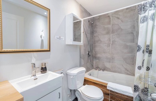 Pointe-au-Pic Apartment | Hôtel à la maison - Le Manoir #1