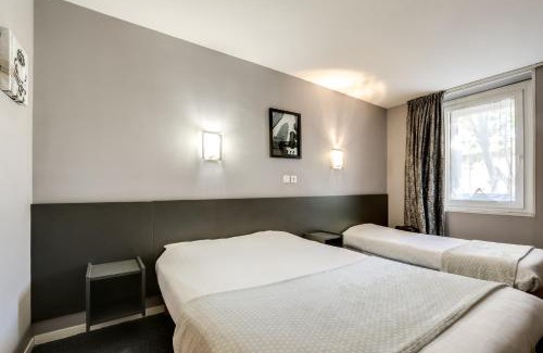 Le Bourg Hotel | Hôtel Du Midi