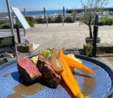 Saint-Jacques Hotel | Hôtel du Port Bar Restaurant