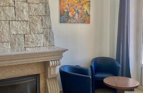 Cotignac Hotel | Hôtel La Falaise