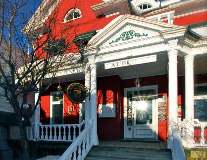 Baie-St-Paul Hotel | Hôtel-La Grande Maison et Spa