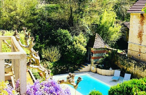 Les Eyzies Hotel | Hôtel Le Cro-Magnon