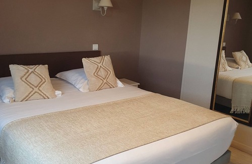 Manosque Hotel | Hôtel Le Mas Des Quintrands