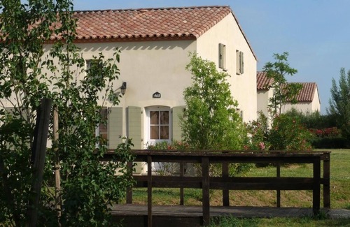 Gallargues-le-Montueux House | Hôtel Restaurant Les Jasses de Camargue