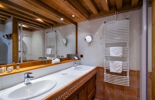 Gerardmer Hotel | Hôtel-Restaurant Les Bas-Rupts, Singuliers Hôtel