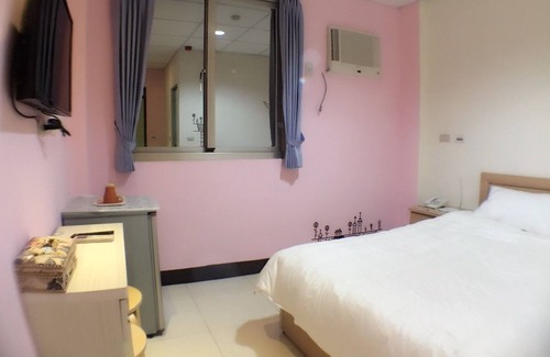 Cianjhen District House | H Fun Hotel