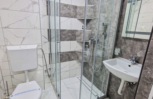 Kikinda Hotel | H-Oaza