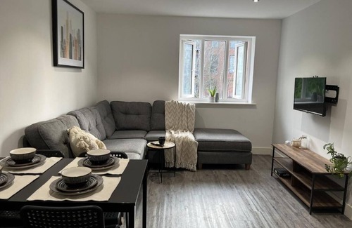 Hemel Hempstead Apartment | H17 Regency- Large 1 bed apartment, w/free parking