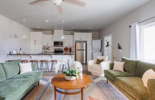 Asian District Condo | H2/H4/H6 Spacious & Urban Modern Condo - 3 units!