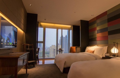 Gushan District Hotel | H2O Hotel