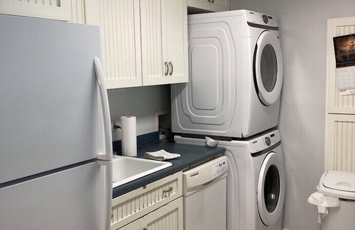 Demere Park Apartment | H5, Queen and two twins