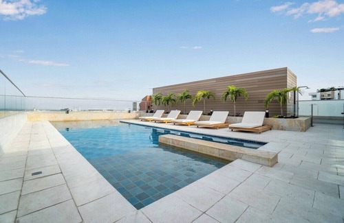 Granada Apartment | H704 - Amazing City Views With Pool & Parking