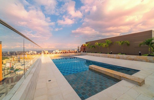 Granada Apartment | H704 - Amazing City Views With Pool & Parking
