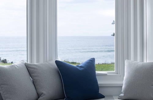 North Avoca House | Habbaniyah - Beach Front, Pool, Spa, 5 Bedrooms, Sleeps 14