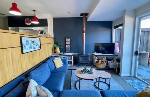 Queenstown City Centre House | Habeke Bothy - epic views - 700mtrs to town