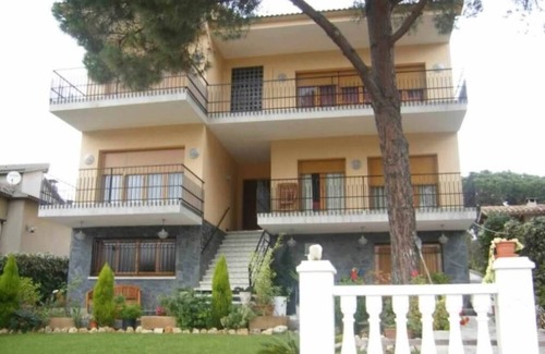 Sant Fost de Campsentelles Apartment | Habitación Suite para 1-2 Personas con Baño Privado