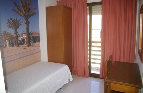 Sagunto Apartment | Habitación Individual con Baño Privado, TV, Aire Acondicionado y Wifi