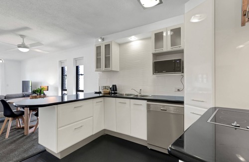 Mooloolaba Apartment | HACIENDA- CANAL VIEWS AND COMFORT