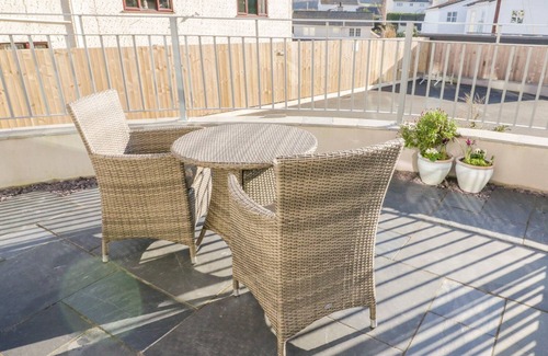Benllech Apartment | HAFAN TRAETH (BEACH HAVEN), family friendly in Benllech
