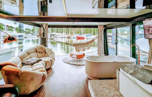 Sagard Boat Rental | Hafensuite De Luxe