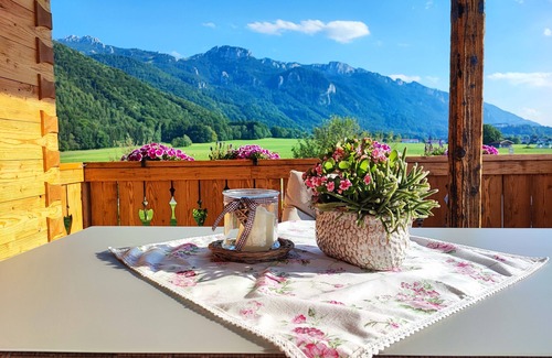 Aschau im Chiemgau Apartment | Haindorfer Berg vacation apartment, 102 sqm, two bedrooms, south-facing balcony