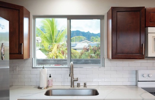 Portlock House | Hale Kai Lily - Waterfront Hawaiian Getaway 10% discount for November 2025