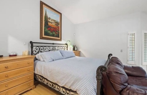 Alhambra Other | Half Acre Spacious 5-bedroom 4 bath farmhouse. WiFi, AC in Phoenix. Weddings!