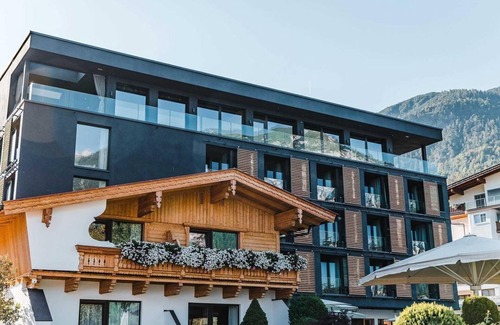 Pertisau House | Half board with short stay Panorma Seeblick SU - Seehotel Einwaller