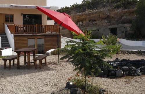 Fasnia Apartment | Half wooden rural apartment