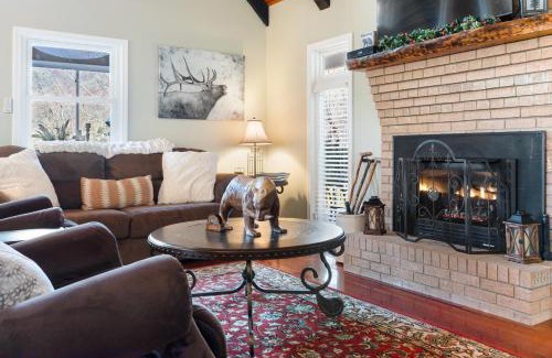 Maggie Valley House | Halfback Ridge-heart of Maggie Valley-hot tub-fenced pet area-gazebo-views