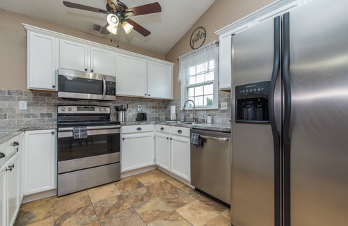 Lexington House | Hamburg Haven/Garage/🔥 Pit/7mi to Rupp/WiFi