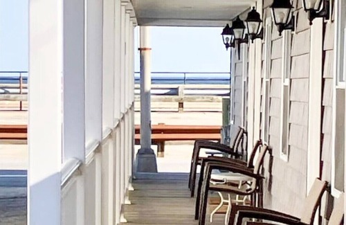 Hampton Apartment | Hampton Beach Suite | Mins to Maine | Pet Friendly