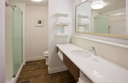 Bloomington House | Hampton comfort outside Minneapolis