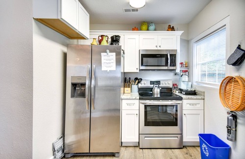 Buckroe Beach Cottage | Hampton Home w/Grill < 1 Mi to Beach!