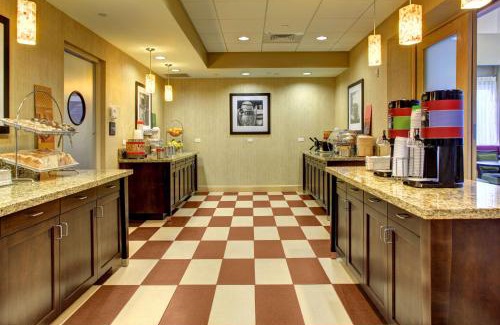 Coconut Creek Hotel | Hampton Inn and Suites Coconut Creek